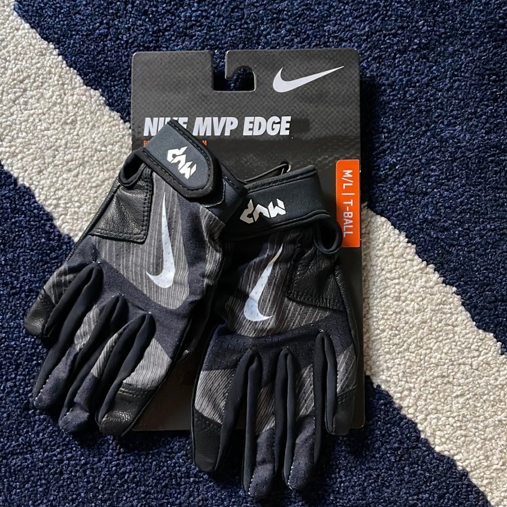 🖤⚾️Nike T-Ball gloves⚾️🖤